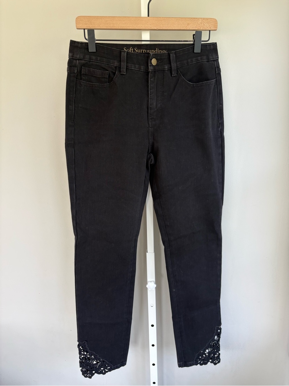 Soft Surroundings Black Cropped Jeans Lace Ankle Trim Size 4